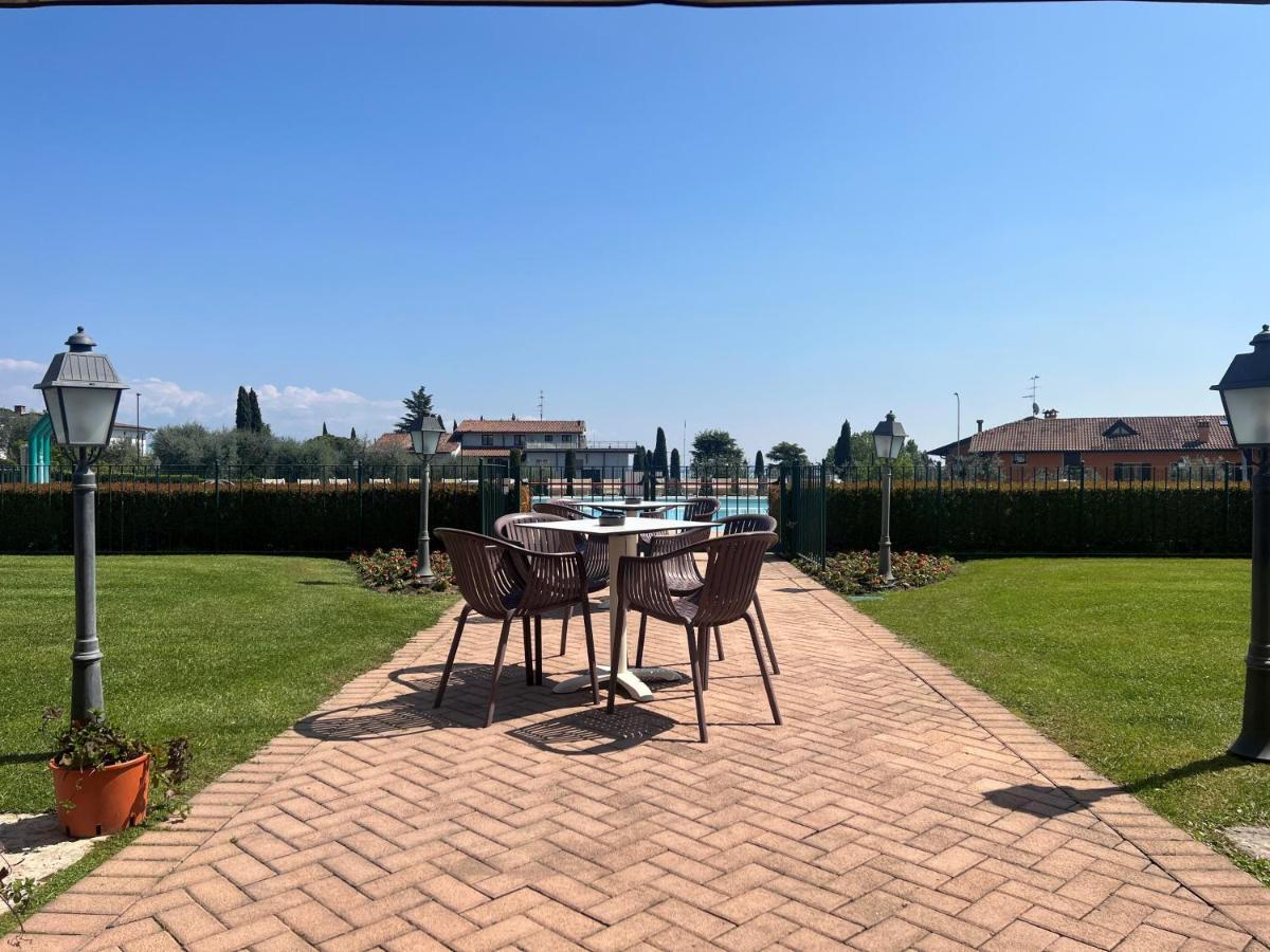 Le Terrazze Sul Lago Hotel & Residence Padenghe sul Garda Eksteriør bilde
