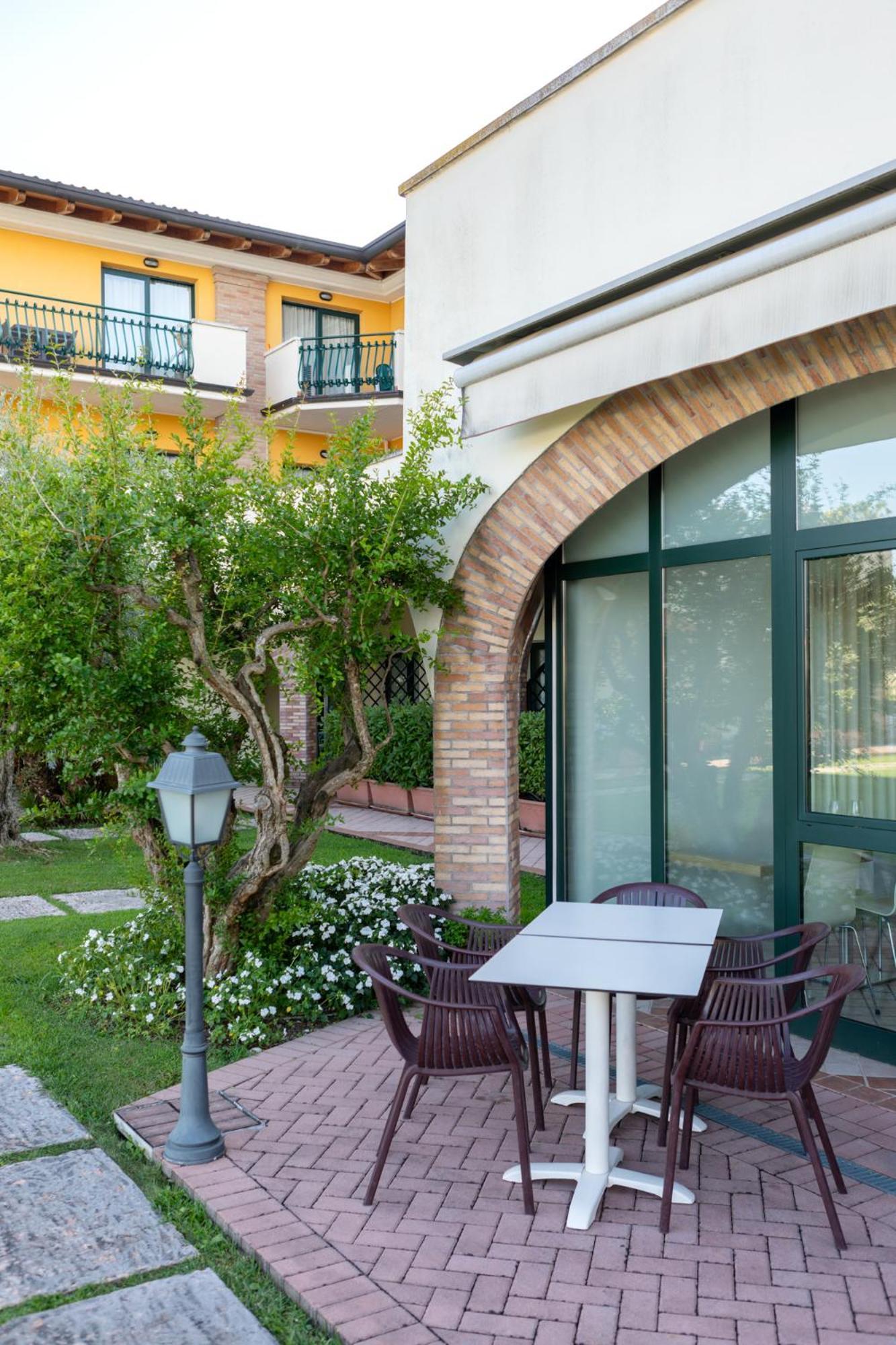 Le Terrazze Sul Lago Hotel & Residence Padenghe sul Garda Eksteriør bilde