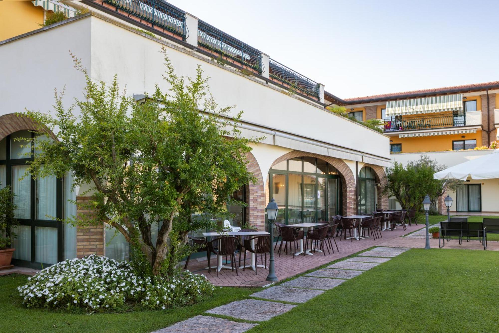 Le Terrazze Sul Lago Hotel & Residence Padenghe sul Garda Eksteriør bilde