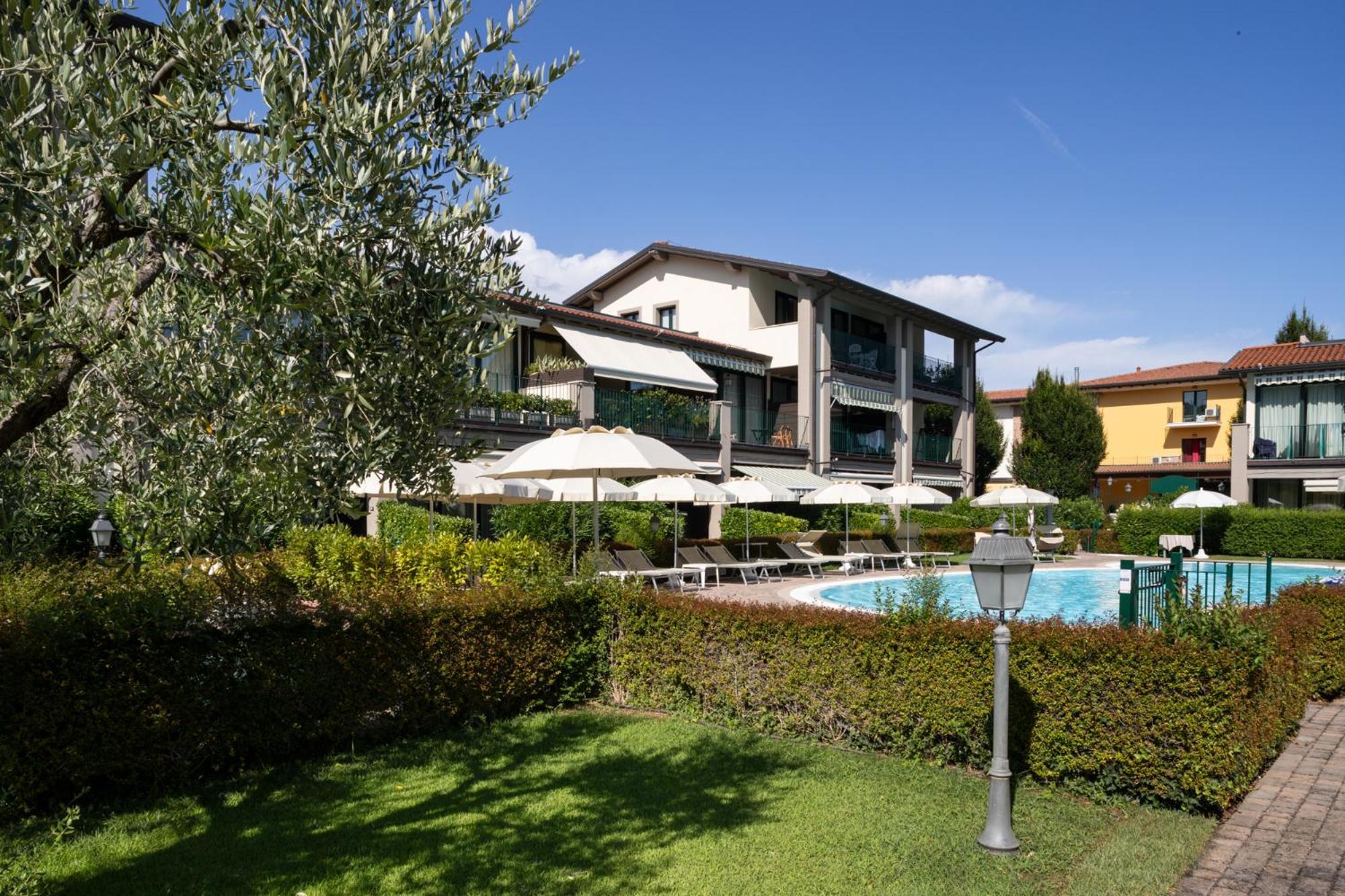 Le Terrazze Sul Lago Hotel & Residence Padenghe sul Garda Eksteriør bilde